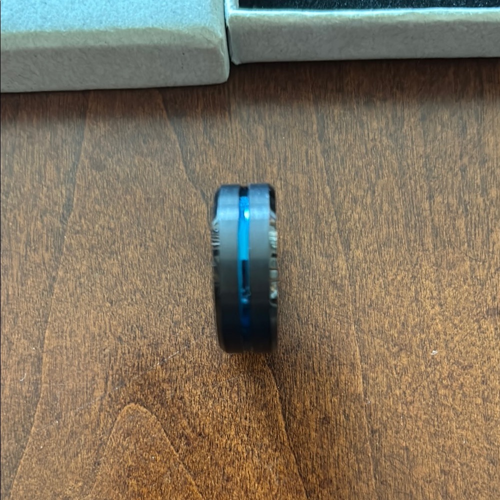 Men’s Ring - Picture 3 of 8